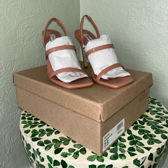 Steve Madden nude “grade” heels size 7.5, brand new in box - Picture 6 of 6